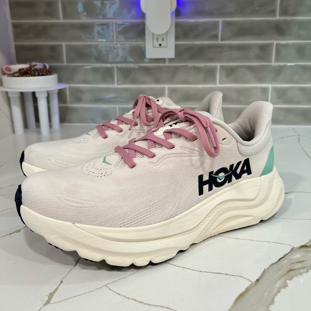 Hoka Arahi 8 WIDE Running Shoes Women’s Size 9.5D Color Rose Cream/Alabaster - Picture 2 of 10